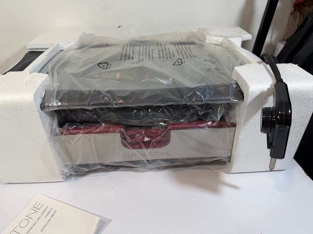 Curtis Stone Reversible Grill & Griddle Model CSRGGL10 White Grill/Griddle NEW